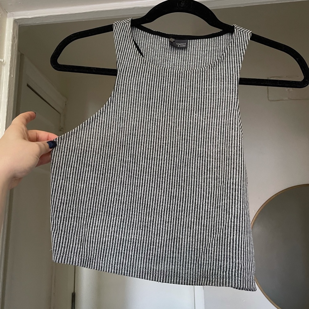 UO CROP TOP!